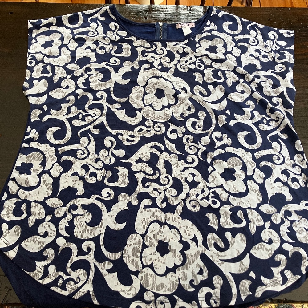 WOMAN'S 2XL SUPERLINE BLUE GRAY WHITE JERSEY TOP